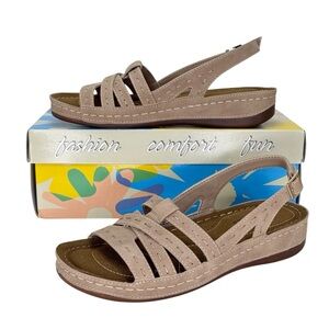 Easy Street Kehlani Tan Faux Leather Womens Sandals Size 9M